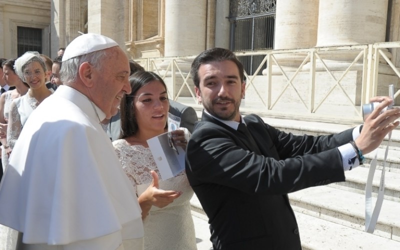 Papa fala da complementaridade entre homem e mulher