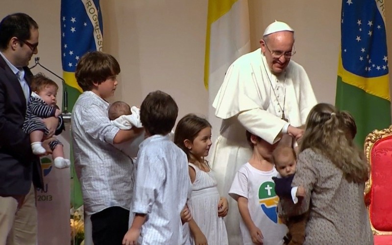 Papa Francisco nia katekeze kona-ba konflitu sira iha família
