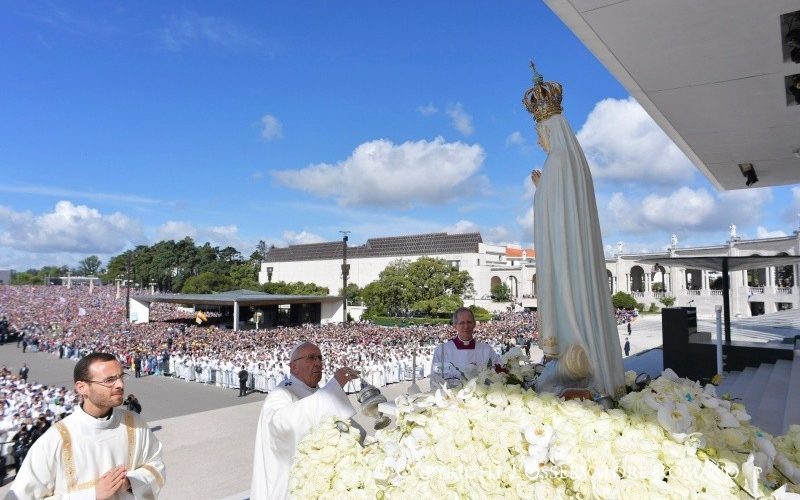 Papa Francisco: “…temos Mãe, temos Mãe!”