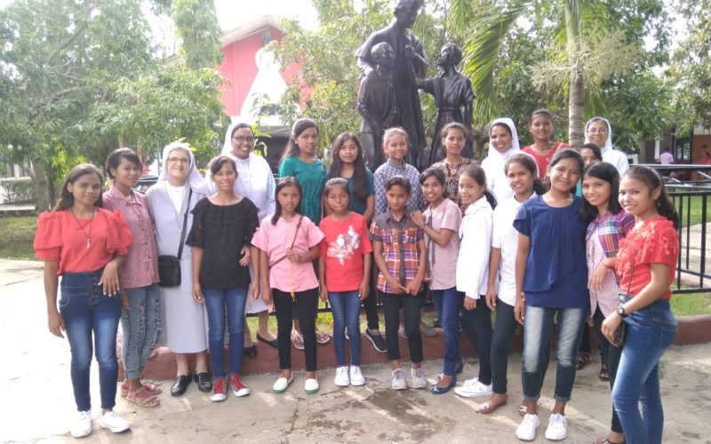 Komunitas FMA/SDB dan ADMA di Sumba merayakan pesta Don Bosco bersama