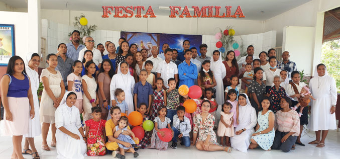 Festa Sagrada Família no festa família Irmán sira nian