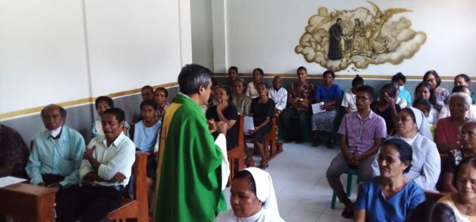 Familia Salesiana Baucau reza ho modalidade Lectio Divina no Eukaristia