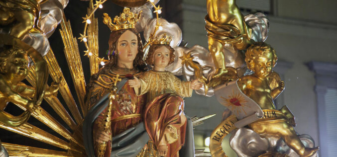 Santa Perawan Maria Penolong Umat Kristiani